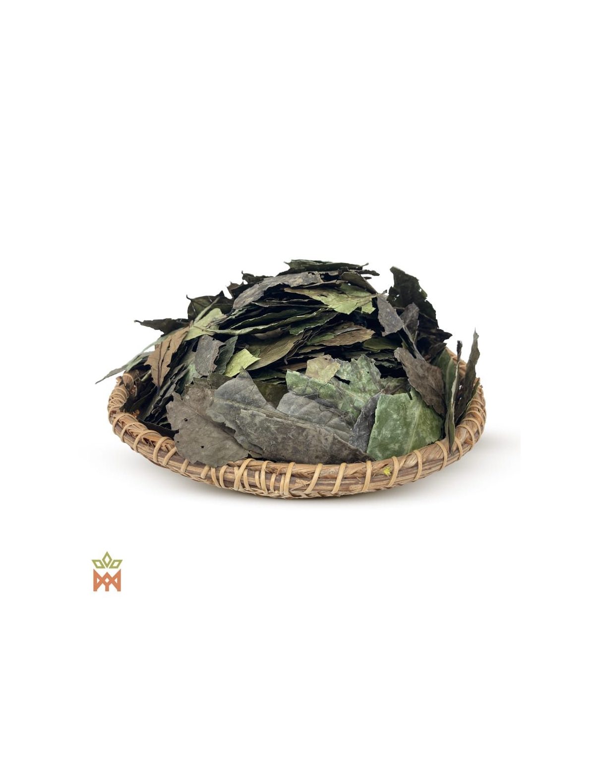 Guayusa aus Ecuador (Ilex guayusa) – ganze getrocknete Blätter auf einem Flechttablett