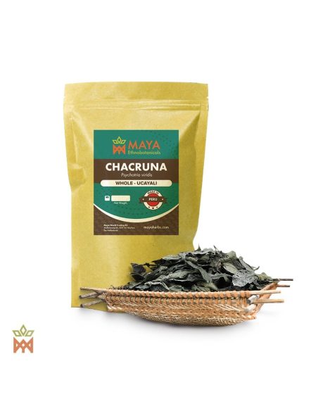 Chacruna aus Ucayali, Peru – Ganze Blätter, Psychotria viridis – etikettierter Beutel und geflochtenes Tablett mit Blättern