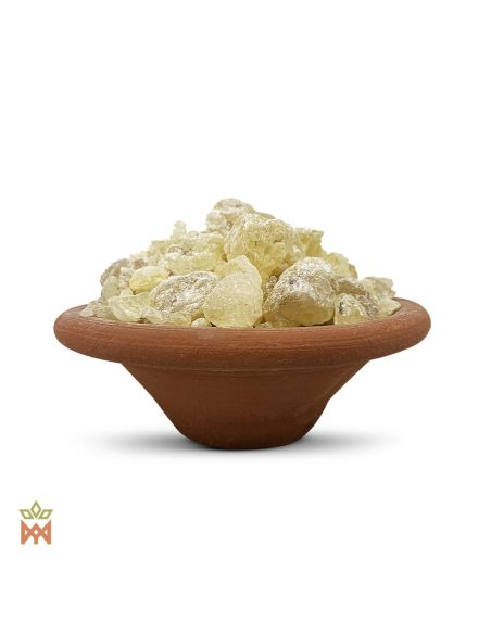 Weißer Copal aus Mexiko – klare und staubige Stücke weißen Copals in einer Tonschale, Seitenansicht