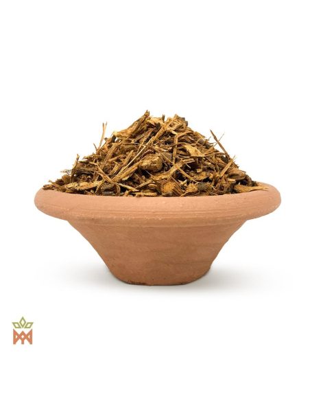Brasilianische Caupuri-Liane – zerkleinert, Banisteriopsis caapi – zerkleinerte Liane in einer Terrakottaschale