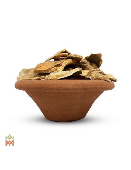 Emburana aus Brasilien (Amburana cearensis) – flache Rindenstücke, außen graubeige, innen orangebraun, in einer Tonschale