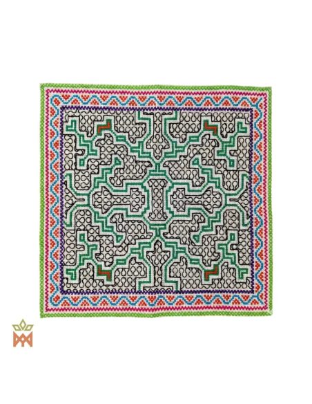 Shipibo-Dekotextil – Zehn Designs zur Auswahl – grün-schwarzes Labyrinth auf Weiß mit rotem Rand