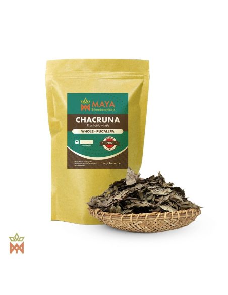 Shipibo-Chacruna aus Peru – Ganze Blätter, Psychotria viridis – etikettierter Beutel und Korb mit Blättern